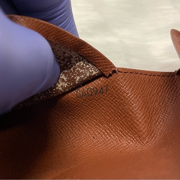 Louis Vuitton Porte-Monnaie Billets Tresor Monogram - Picture 10 of 10